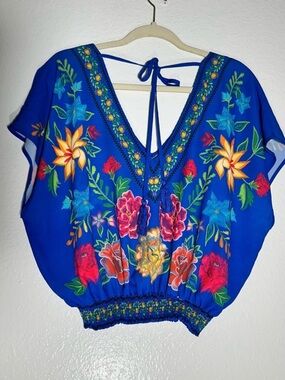 Flying Tomato Vibrant Blue Floral Boho Top Medium Elastic Waist V-Neck